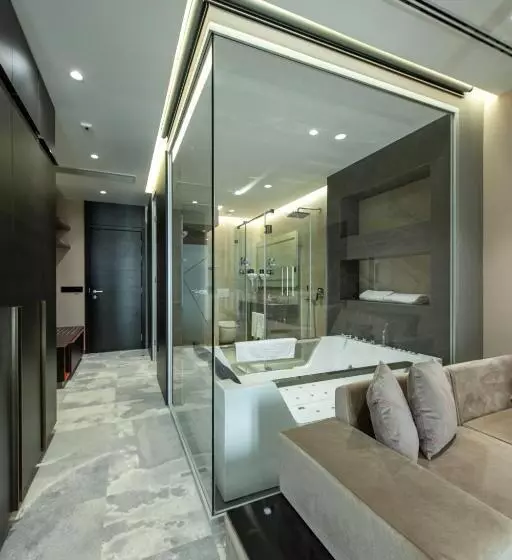 سوئیت راحتی, ženeva Lux