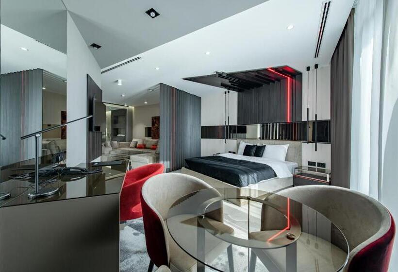 سوئیت راحتی, ženeva Lux