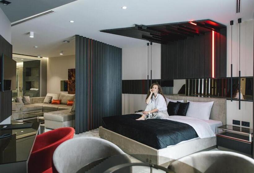 سوئیت راحتی, ženeva Lux