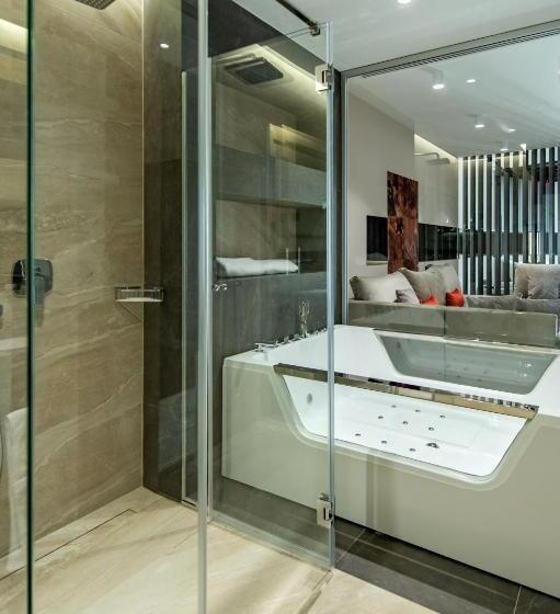 سوئیت راحتی, ženeva Lux