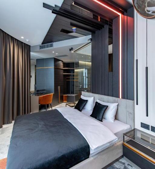 سوئیت با بالکن, ženeva Lux