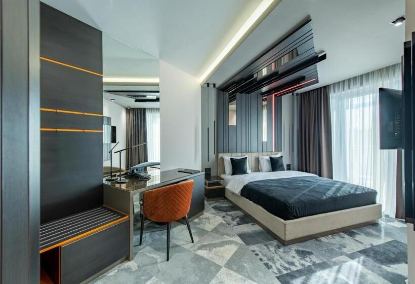 سوئیت با بالکن, ženeva Lux