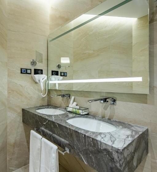 سوئیت با بالکن, ženeva Lux