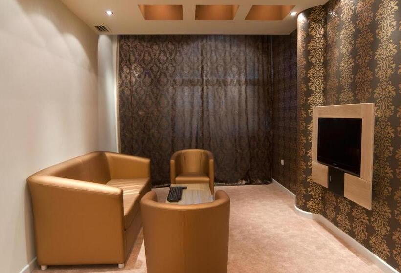 سوئیت راحتی, ženeva Lux