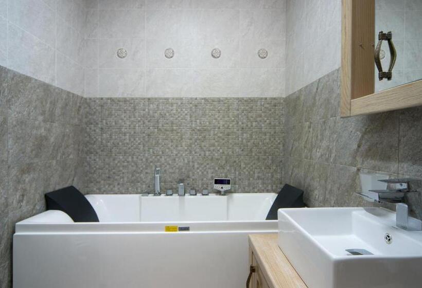 سوئیت راحتی, ženeva Lux