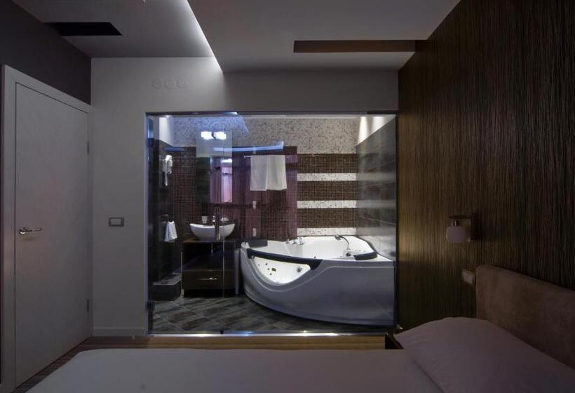 سوئیت راحتی, ženeva Lux