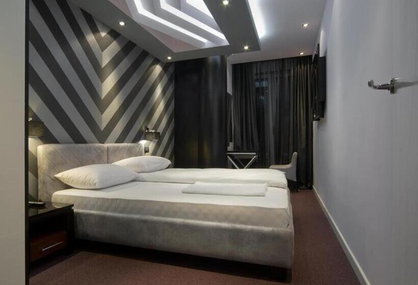 سوئیت با بالکن, ženeva Lux