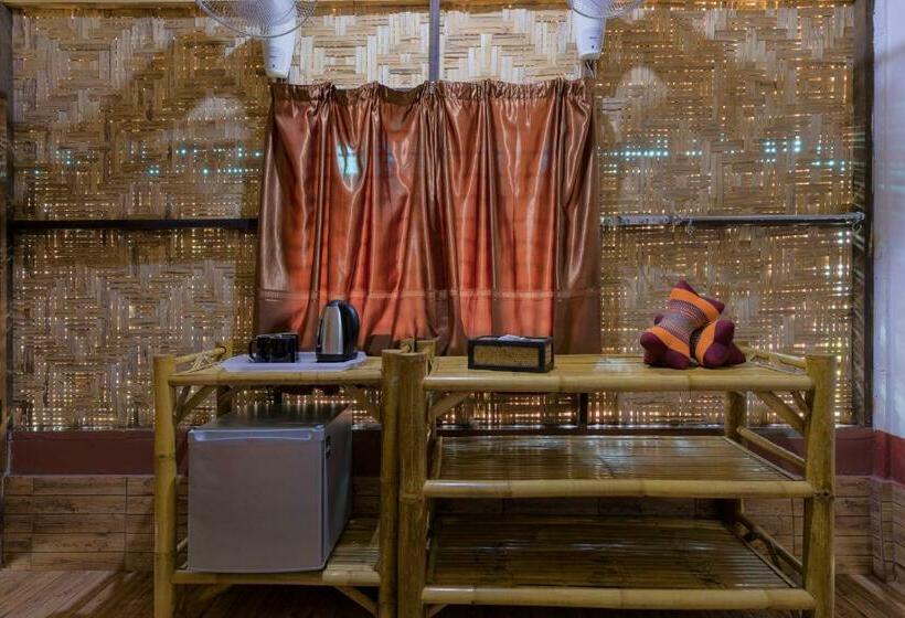 בקתה סטנדרטית, Family Song Koh Lipe