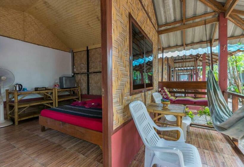 בקתה סטנדרטית, Family Song Koh Lipe