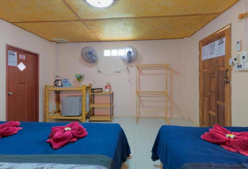 בקתה סטנדרטית, Family Song Koh Lipe