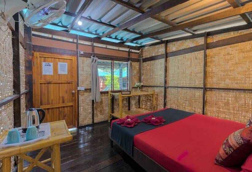 בקתה סטנדרטית, Family Song Koh Lipe