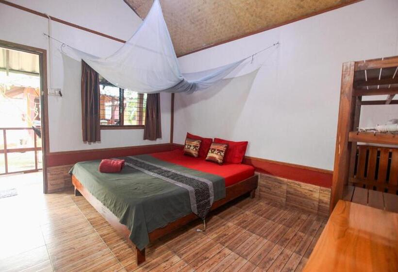 בקתה סטנדרטית, Family Song Koh Lipe