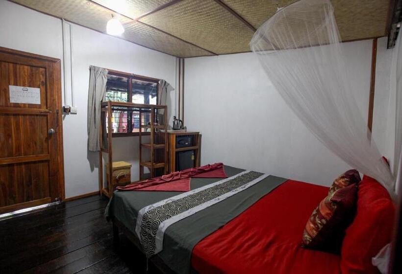 בקתה סטנדרטית, Family Song Koh Lipe