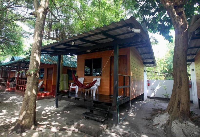 בקתה סטנדרטית, Family Song Koh Lipe