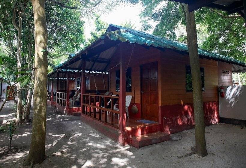 בקתה סטנדרטית, Family Song Koh Lipe