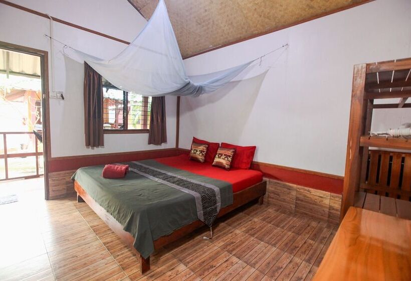 בקתה סטנדרטית, Family Song Koh Lipe