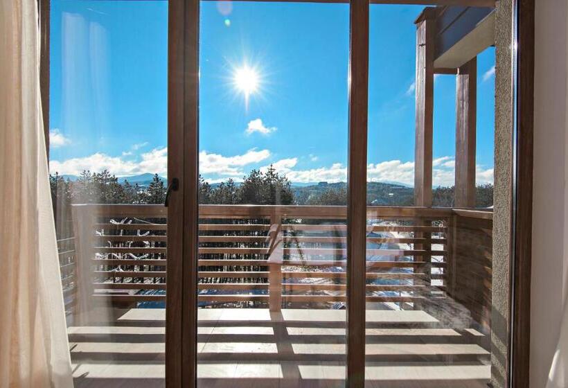 Comfort room with balcony, Iris