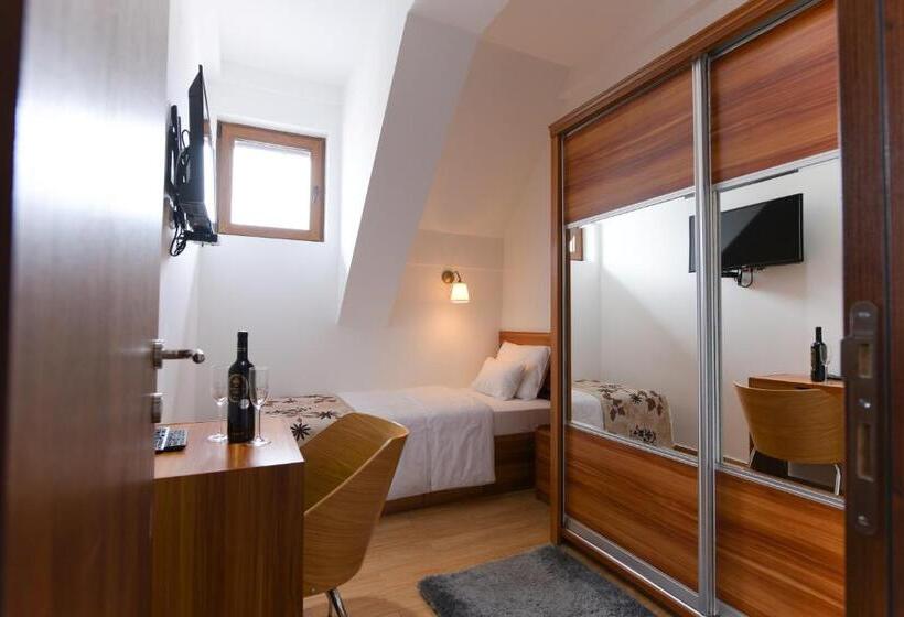 سوییت خانوادگی, Iris