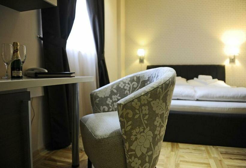 اتاق استاندارد, Kraljevi čardaci