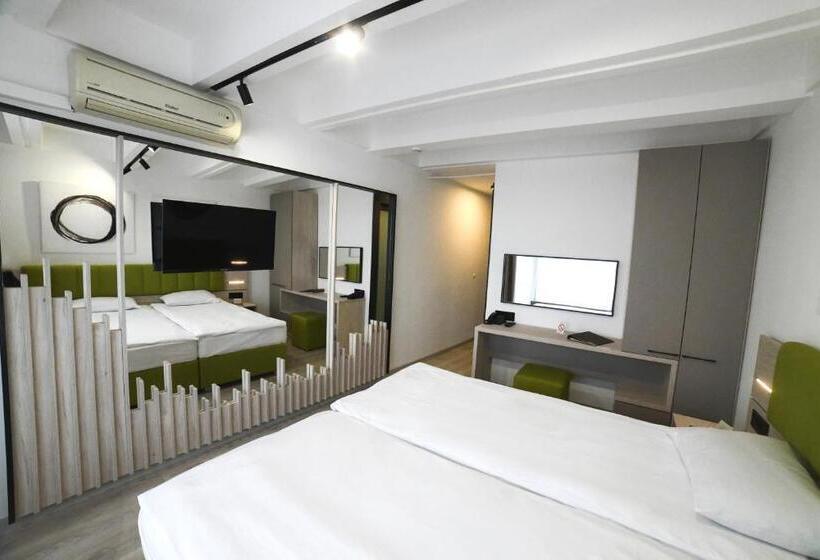 اتاق لوکس با بالکن, Medical And Spa Centre Merkur