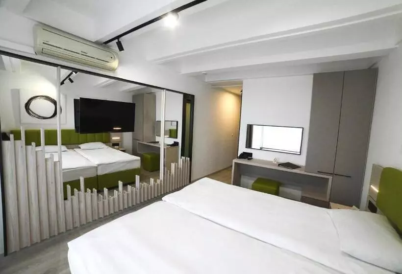 اتاق لوکس با بالکن, Medical And Spa Centre Merkur