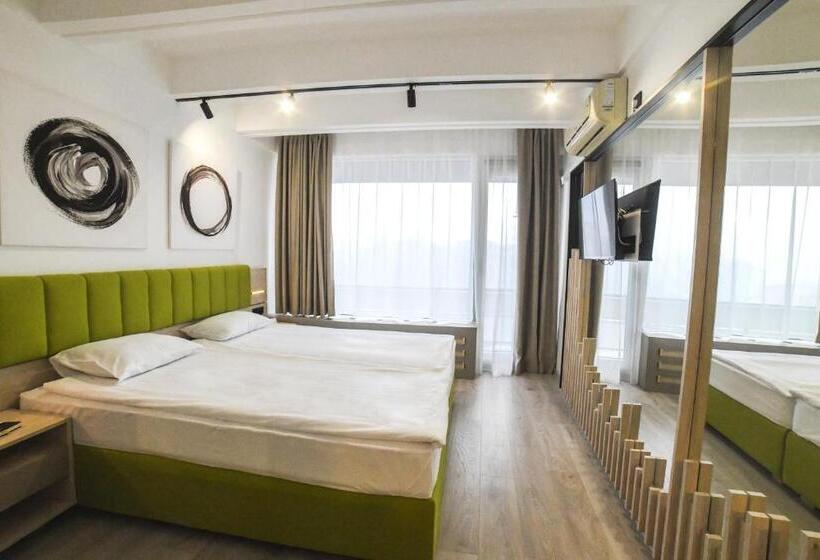 اتاق لوکس با بالکن, Medical And Spa Centre Merkur