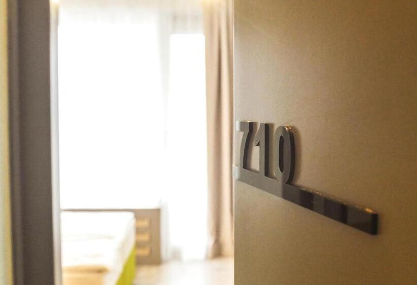 اتاق لوکس با بالکن, Medical And Spa Centre Merkur