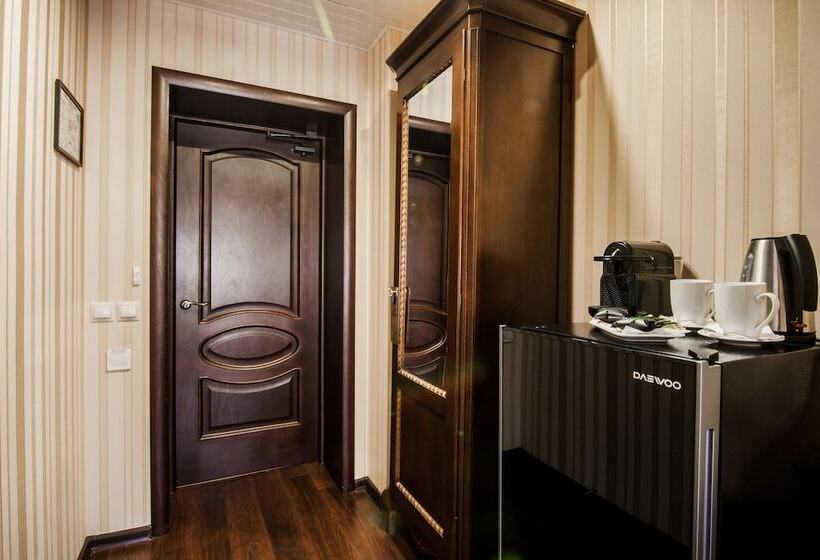 سوییت, Plaza Boutique