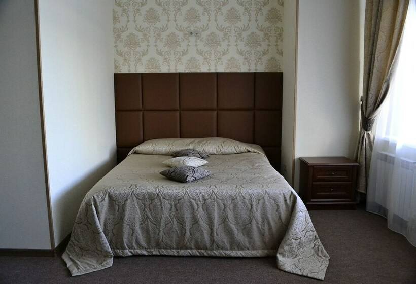 غرفة كومفورت, Poruchik Golicin