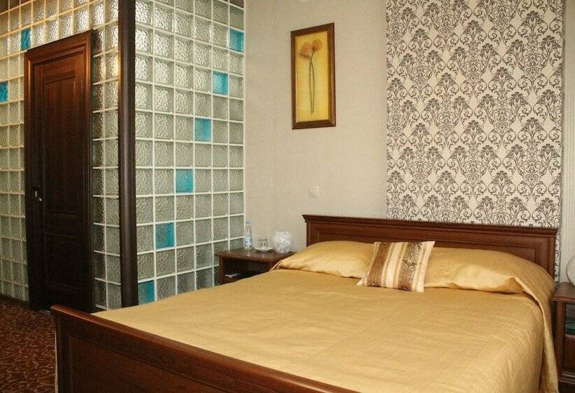 غرفة قياسية, Poruchik Golicin