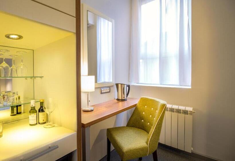 اتاق استاندارد یک نفره, Privilege Suites By Central Park