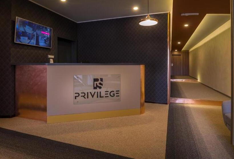 اتاق خانوادگی, Privilege Suites By Central Park