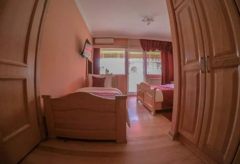 اتاق استاندارد سه نفره, Saint Paul Accommodation