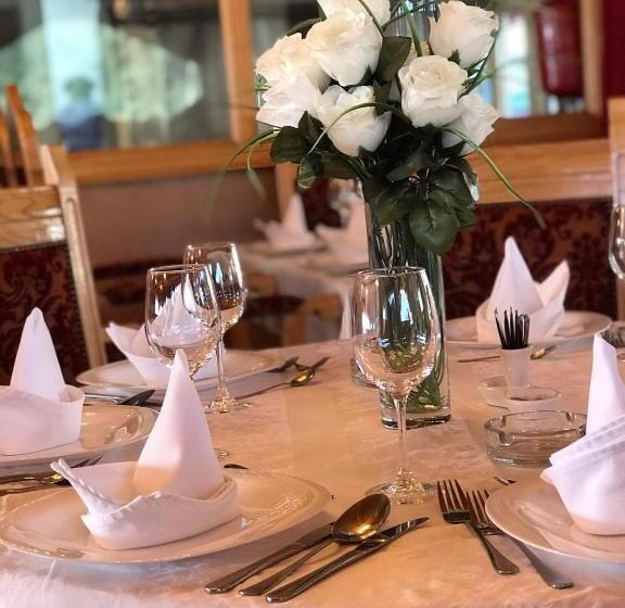اتاق استاندارد سه نفره, Saint Paul Accommodation