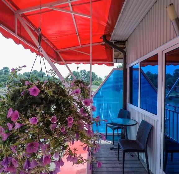 اتاق لوکس, Saint Paul Accommodation