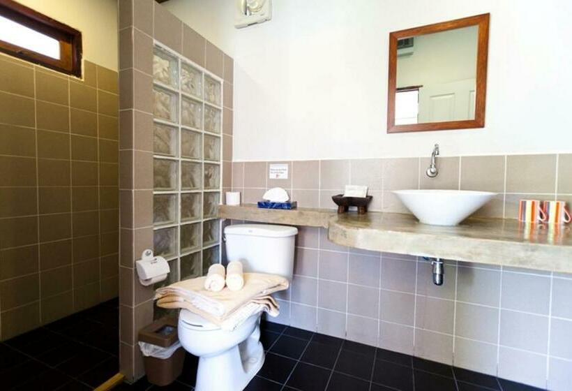 غرفة قياسية سرير كينج, The Stage, Koh Chang