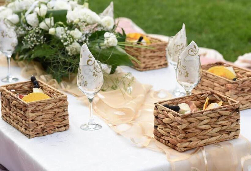 اتاق لوکس, Ugostiteljski Objekat Karibo