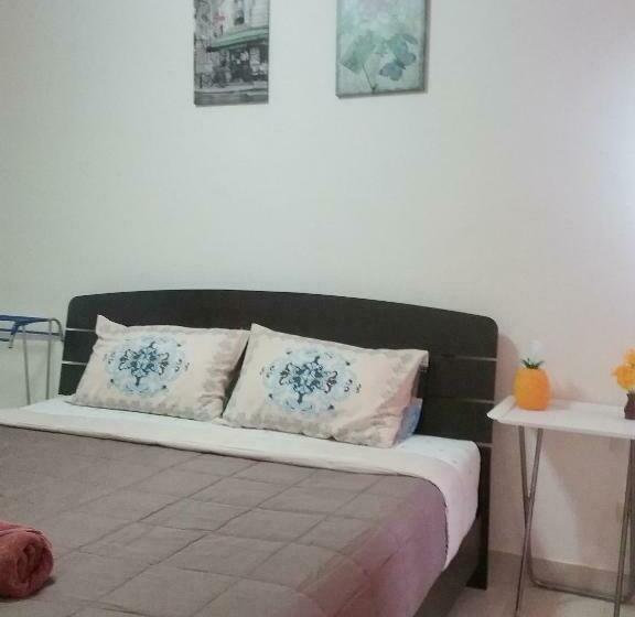 غرفة قياسية, We Love Kata