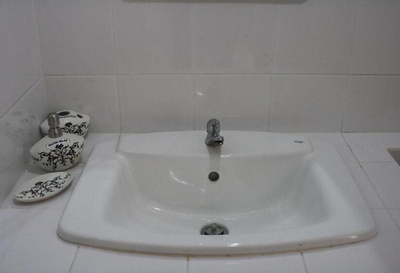 غرفة سوبيريور, We Love Kata