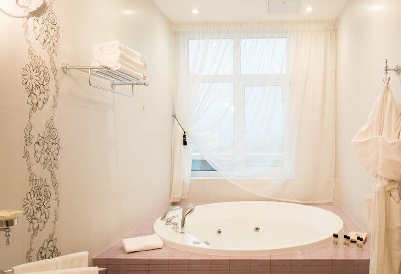 جناح, Kulibin Park Hotel & Spa