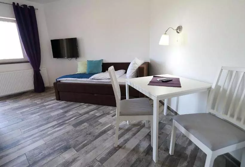 اتاق لوکس چهار تخته, Guesthouse & Restaurant Tekovina