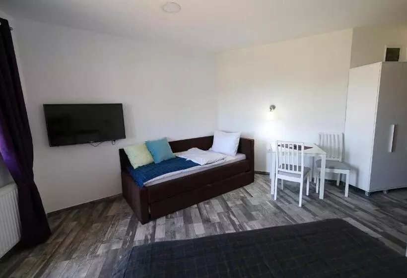 اتاق لوکس چهار تخته, Guesthouse & Restaurant Tekovina