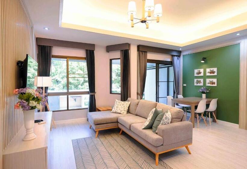 Семейный Номер, Phukaew Resort & Adventure Park