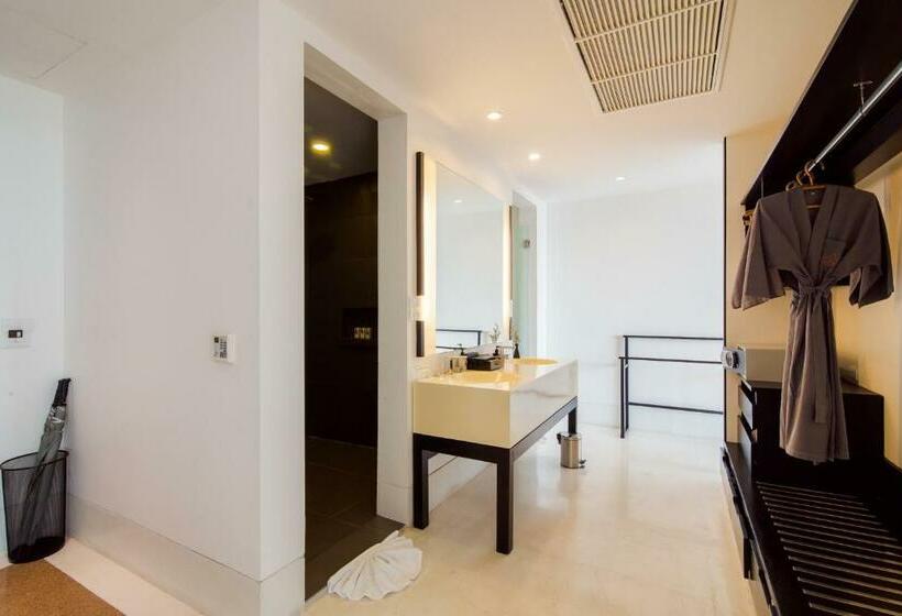 غرفة ديلوكس مطلّة علي البحر, The Palayana Hua Hin