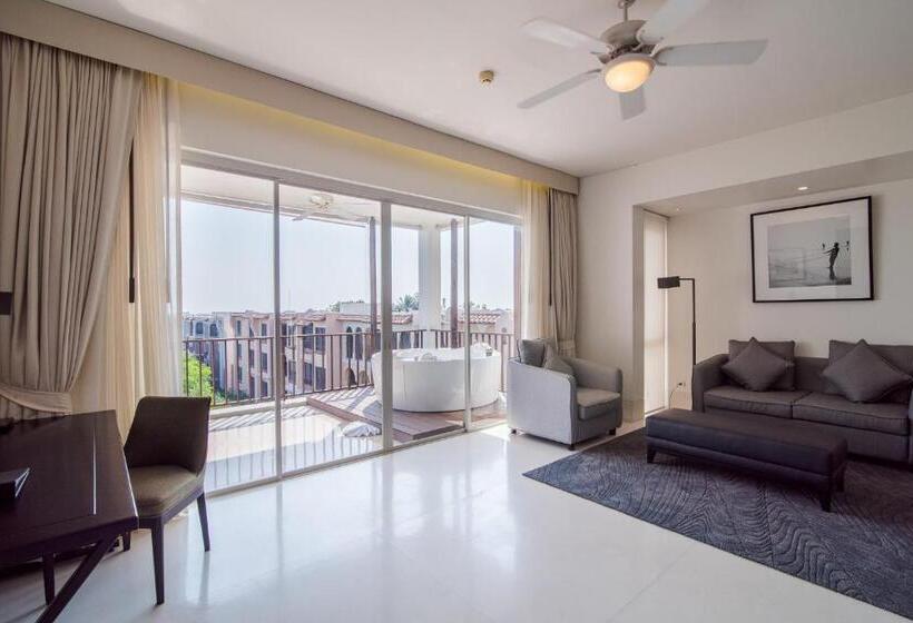 جناح مطلّ علي البحر, The Palayana Hua Hin