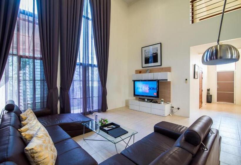 فيلا 4 غرف نوم, The Palayana Hua Hin