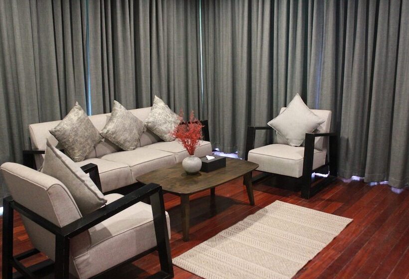 فيلا 3 غرف نوم مزودة بحمام سباحة, The Palayana Hua Hin