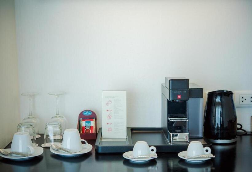 جناح مطلّ علي البحر, The Palayana Hua Hin