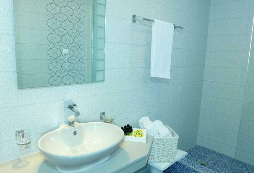 جناح عائلي, Amaryllis Beach