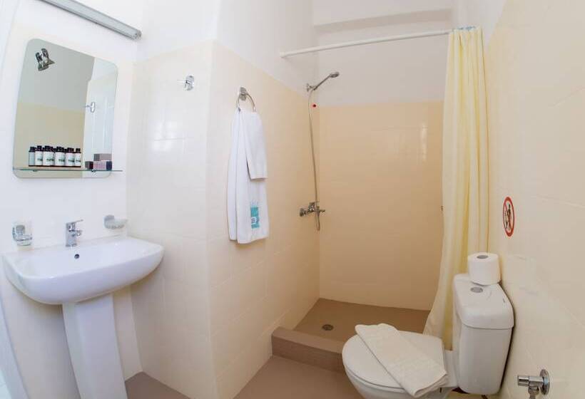 بنجلو عائلى, Amaryllis Beach